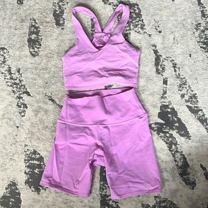 Alo workout set, sports bra and biker shorts